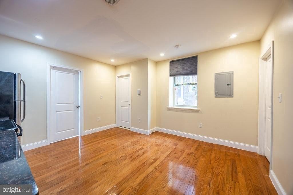 4706 Chestnut St #3B - Photo 3 of 12