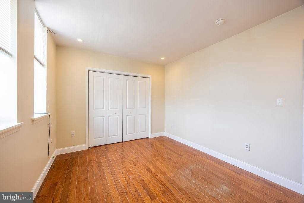 4706 Chestnut St #3B - Photo 5 of 12
