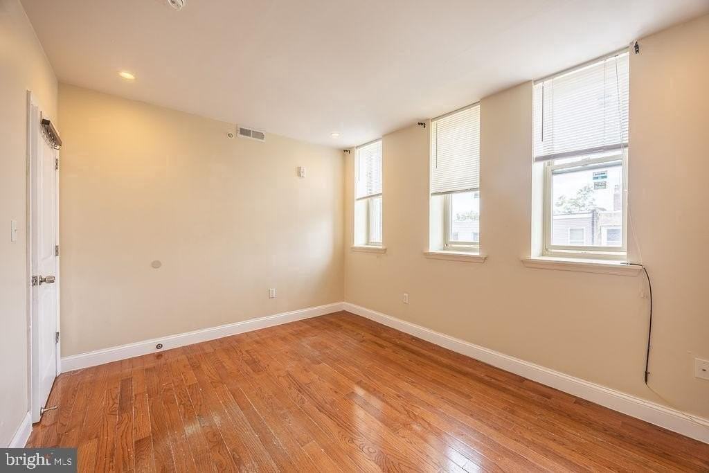 4706 Chestnut St #3B - Photo 6 of 12