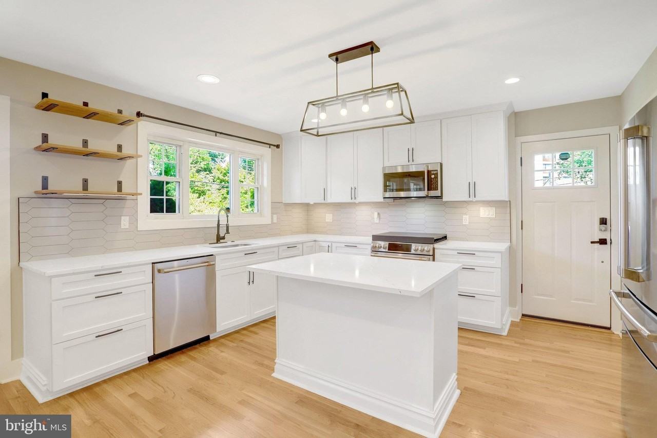 4519 Holmes Run Pkwy - Photo 5 of 38