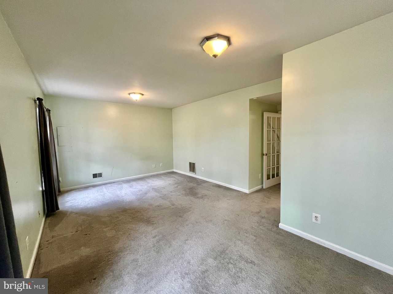 7504 Lamoyne Ct - Photo 6 of 39