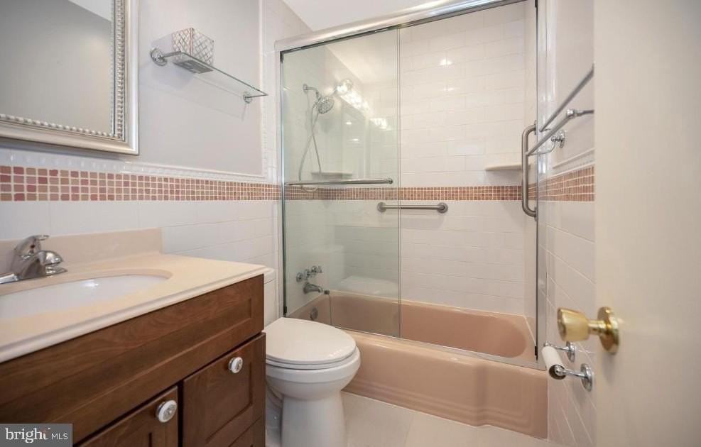 6507 Byron Ave - Photo 2 of 8