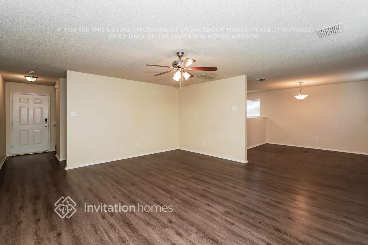 4920 Waterford Dr - Photo 5 of 18