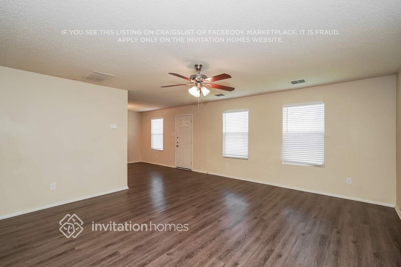 4920 Waterford Dr - Photo 6 of 18