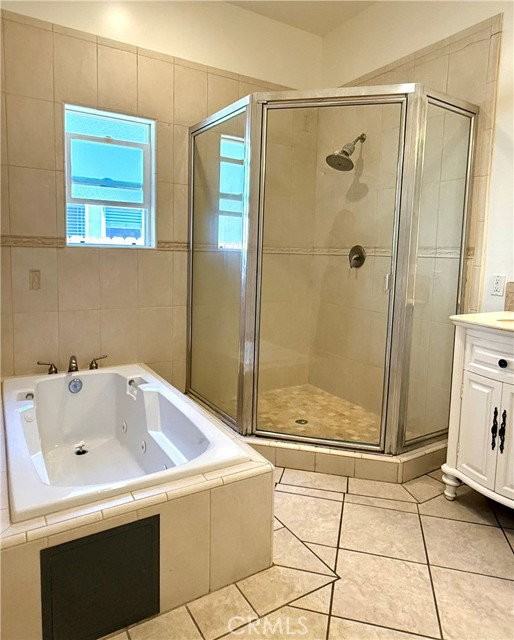 5953 Shoshone Ave - Photo 4 of 8