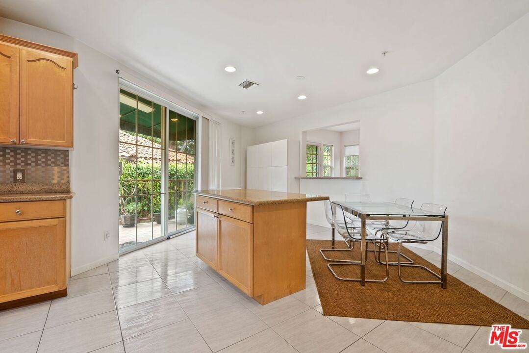 3960 Pennsylvania Ave #108 - Photo 4 of 8
