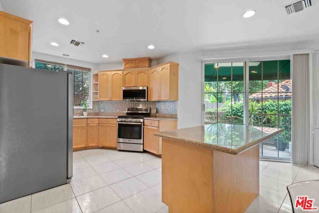 3960 Pennsylvania Ave #108 - Photo 6 of 8
