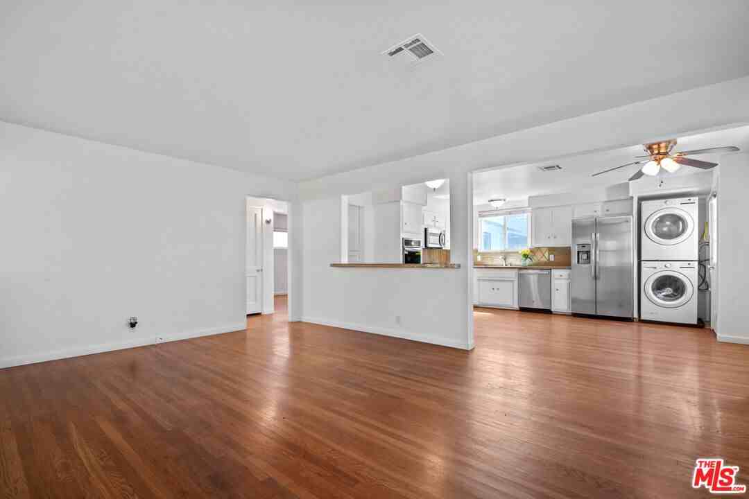 4940 Placidia Ave - Photo 5 of 8