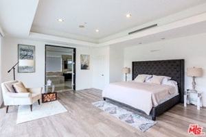 featured image of 12148 Travis St