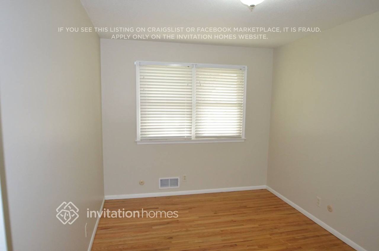 1874 7th St - Photo 5 of 11