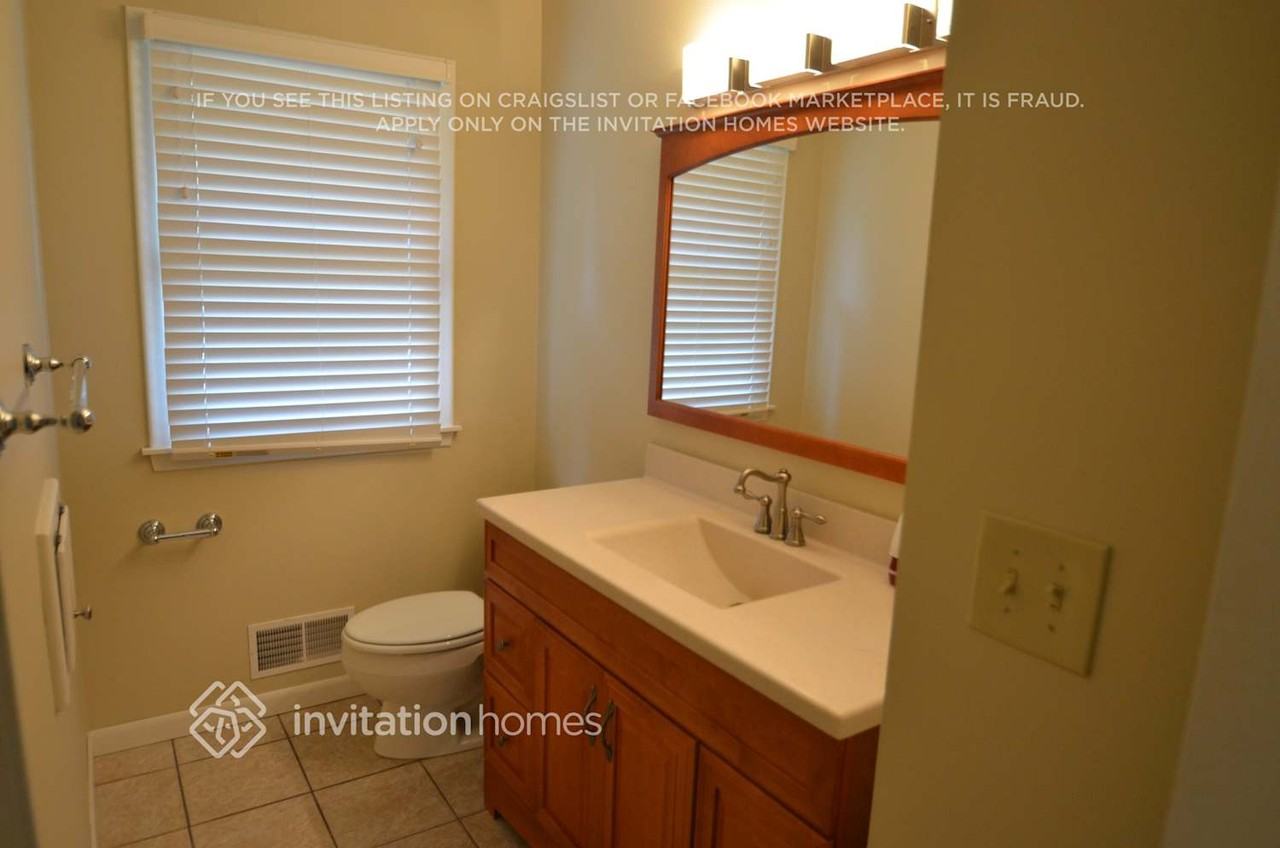 1874 7th St - Photo 7 of 11