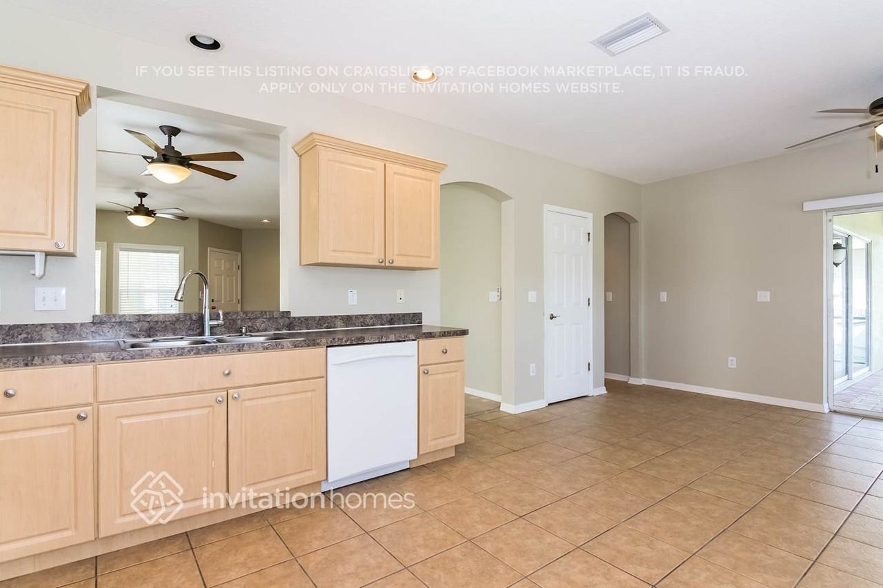 6413 Bridgecrest Dr - Photo 5 of 16
