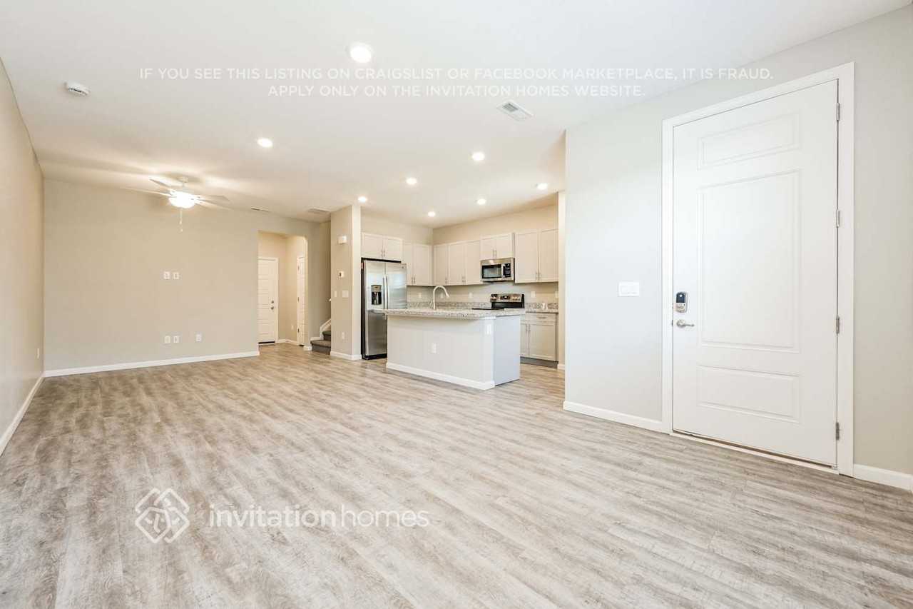 1749 S Elk Way - Photo 6 of 24