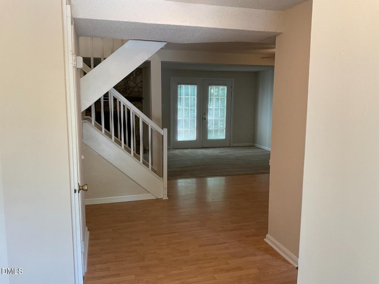 101 Luxon Pl - Photo 2 of 34