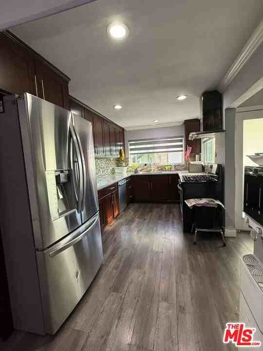 741 Crenshaw Blvd - Photo 3 of 8