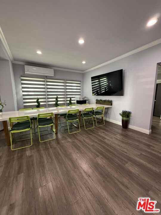 741 Crenshaw Blvd - Photo 4 of 8