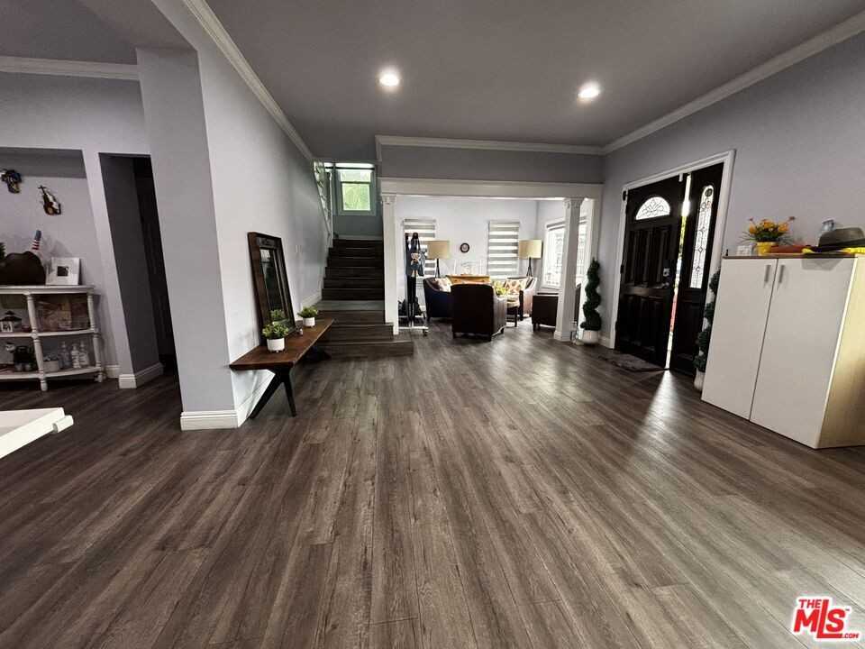 741 Crenshaw Blvd - Photo 6 of 8