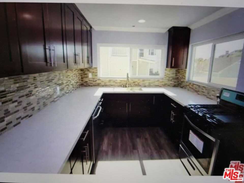 741 Crenshaw Blvd - Photo 7 of 8