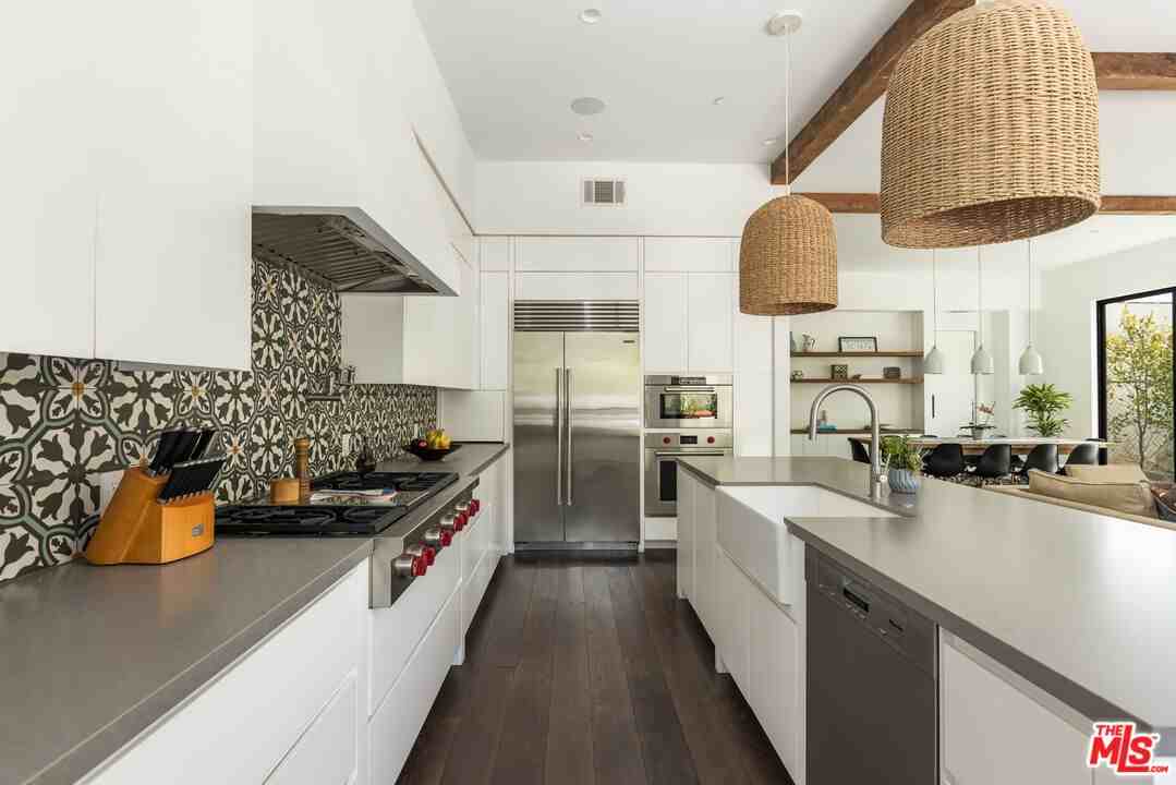 2234 5th St - Photo 6 of 8