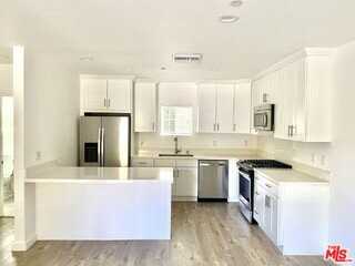 402 Pacific St #2 - Photo 2 of 8