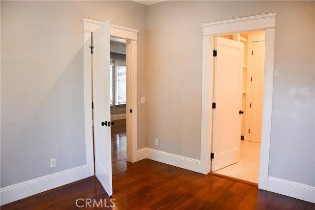 268 N Grand St - Photo 4 of 8