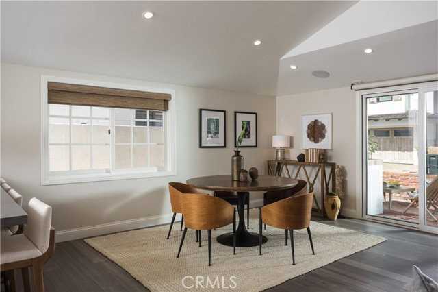 606 36th St - Photo 4 of 8