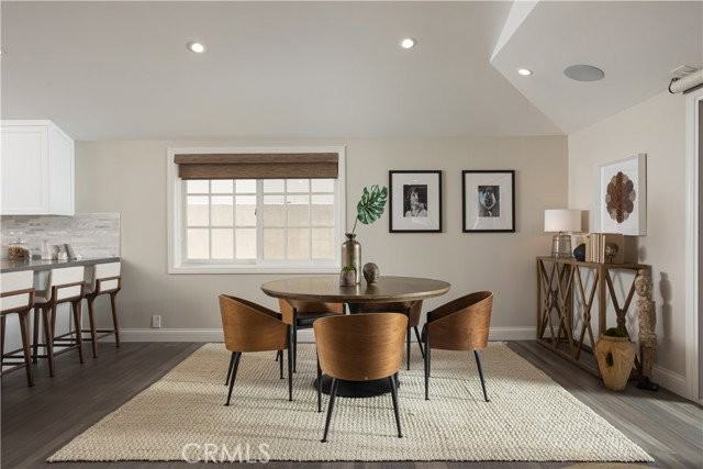 606 36th St - Photo 5 of 8
