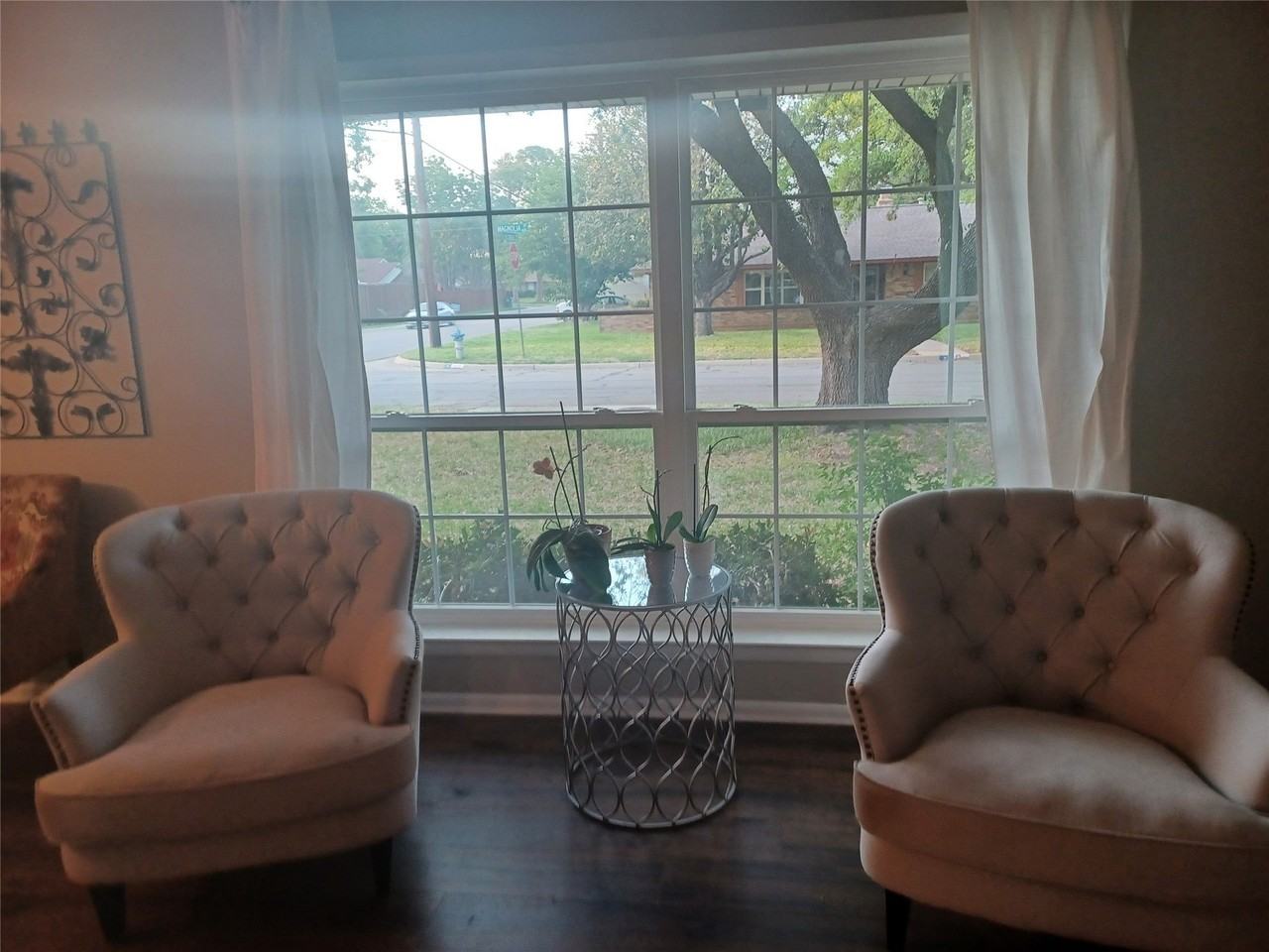 415 Magnolia St - Photo 5 of 23