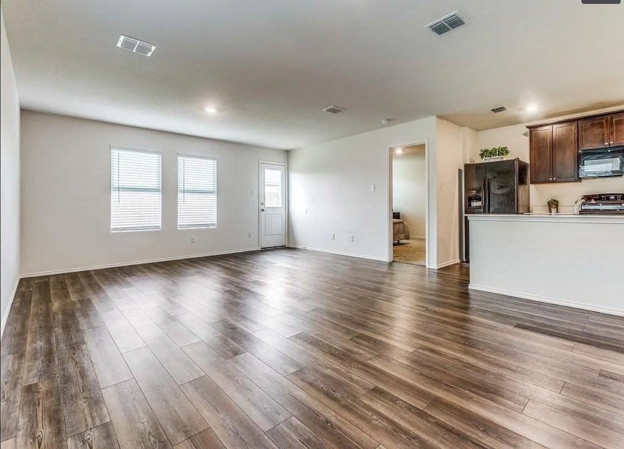 401 Everglades St - Photo 6 of 24