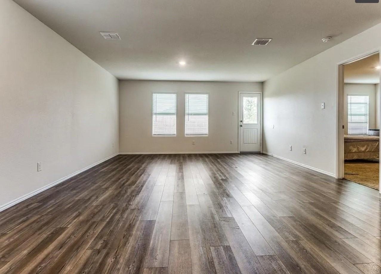 401 Everglades St - Photo 7 of 24