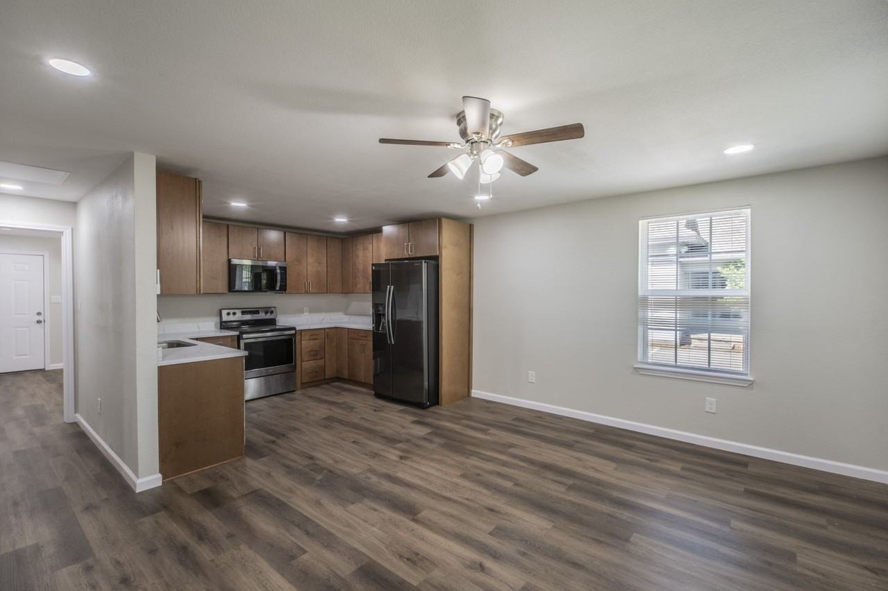 4901 Curzon Ave #105 - Photo 4 of 26