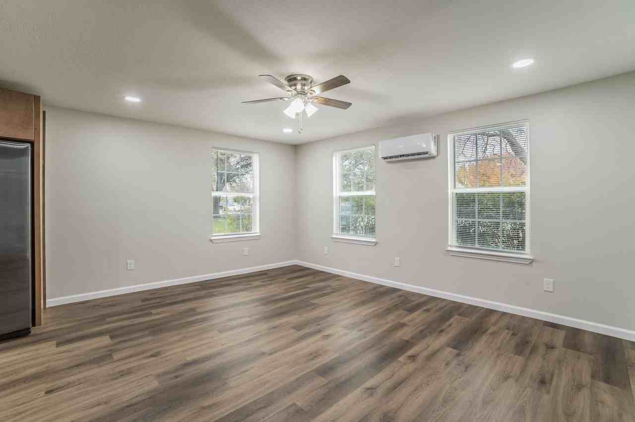 4901 Curzon Ave #105 - Photo 5 of 26