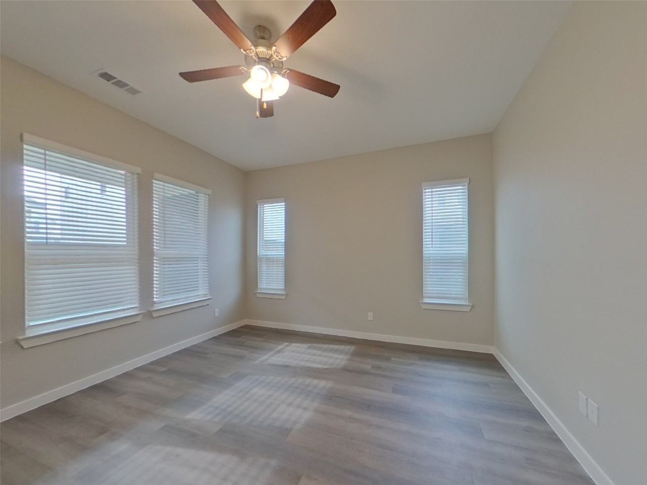 718 Lacewing Dr - Photo 3 of 16