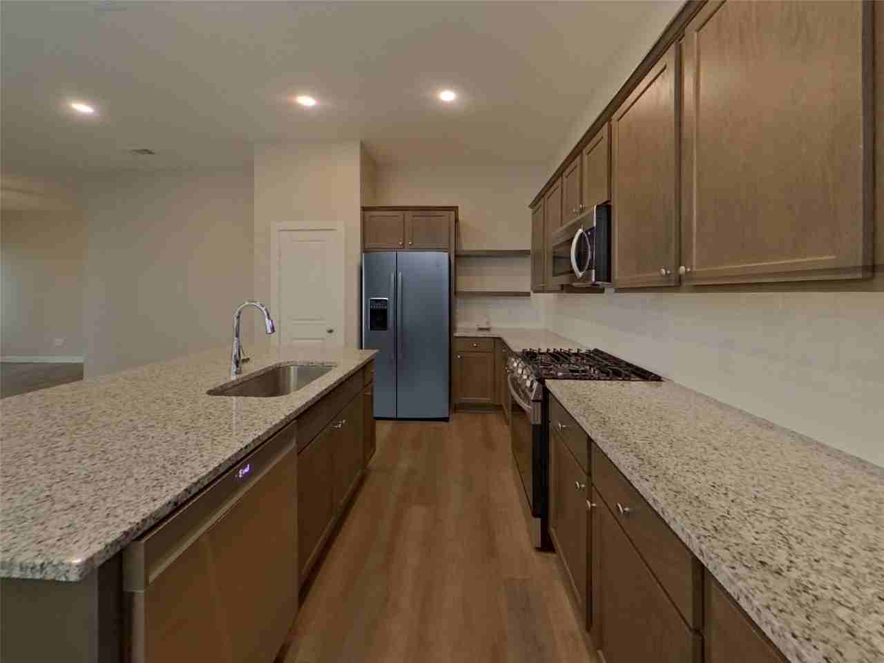 718 Lacewing Dr - Photo 4 of 16