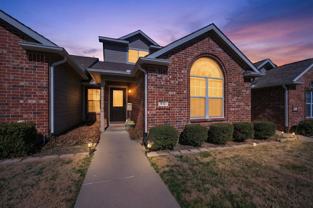512 Oakridge Dr - Photo 1 of 1