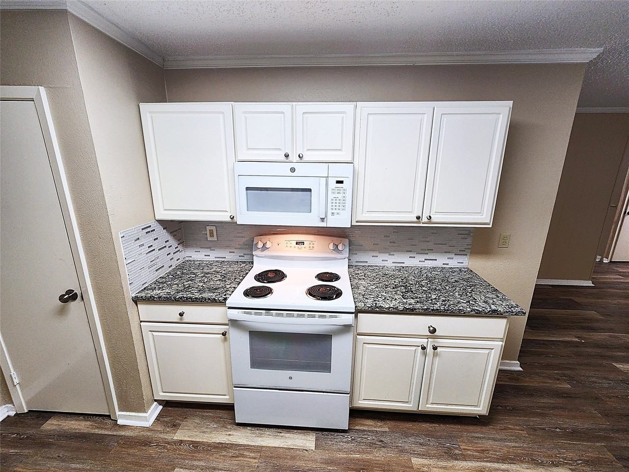 127 Cooper St - Photo 6 of 21
