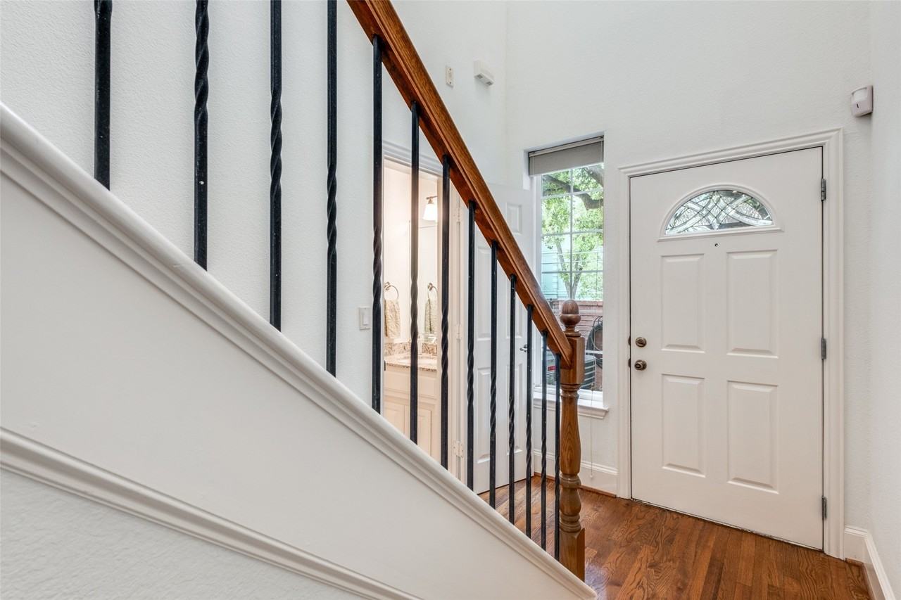5709 Lewis St - Photo 3 of 25