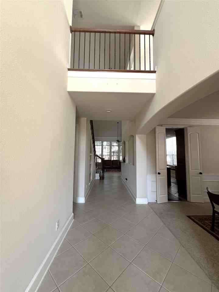 3325 Leanne Dr - Photo 2 of 28