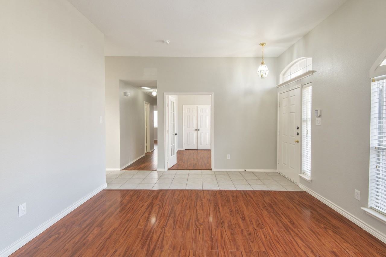 2424 Cimmaron Dr - Photo 4 of 25