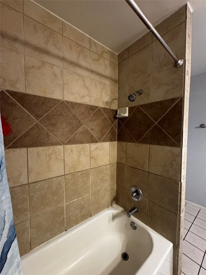 1104 Delmar St - Photo 5 of 18