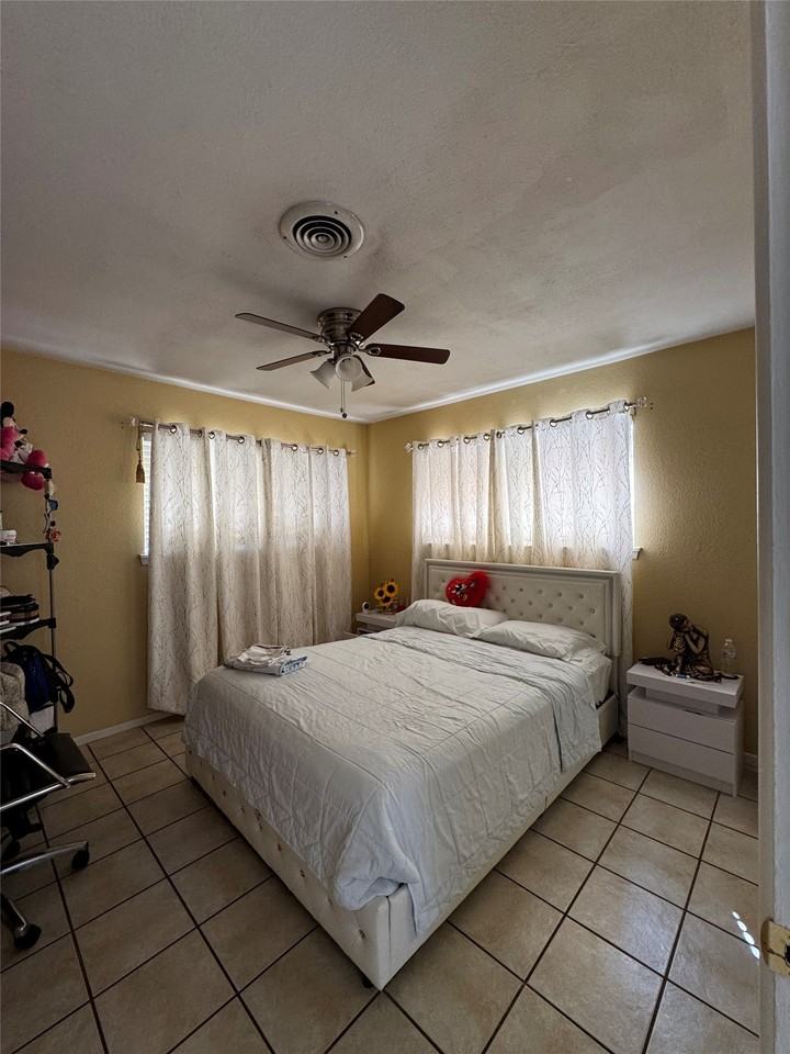 1104 Delmar St - Photo 6 of 18