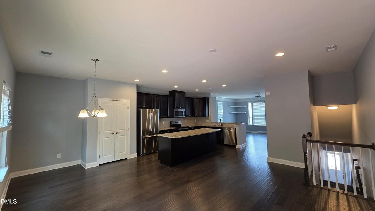 1105 Boxcar Way - Photo 6 of 20