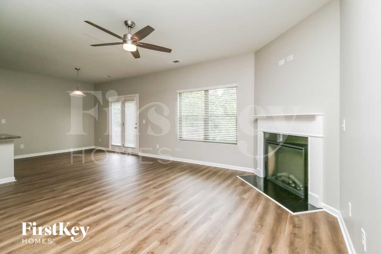 2057 Massey Ln - Photo 2 of 19