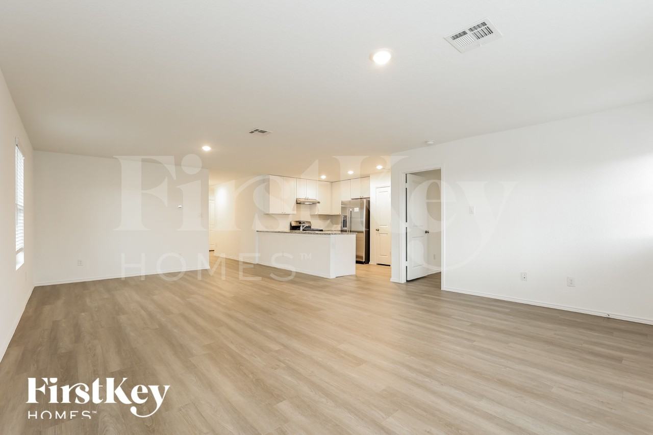 10606 Pablo Way - Photo 4 of 16