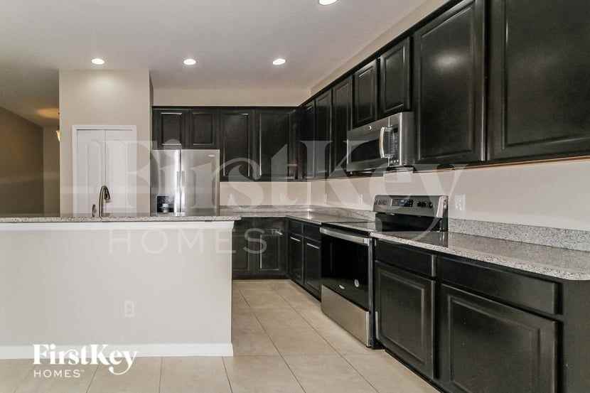 13830 Pickett Reserve Ct - Photo 6 of 15