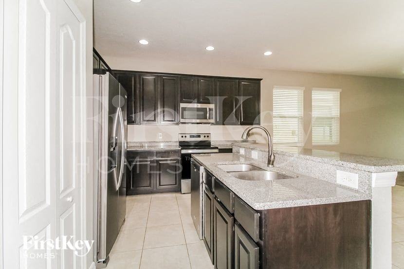 13830 Pickett Reserve Ct - Photo 7 of 15