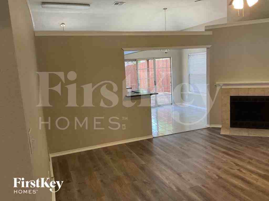 10116 Concord Dr - Photo 3 of 8
