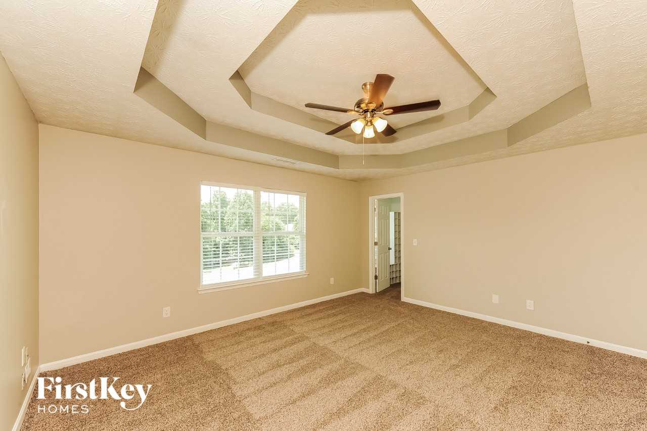 4445 Waterman Dr - Photo 7 of 15