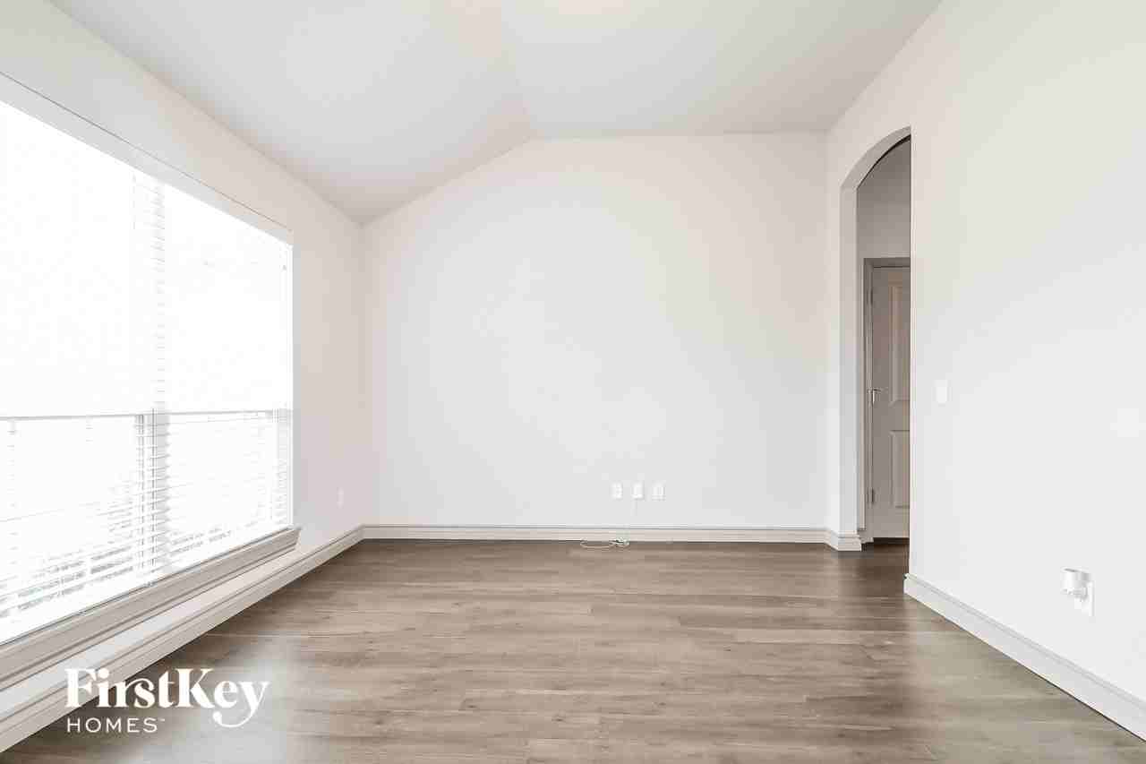 1628 Sw 159th St - Photo 4 of 15