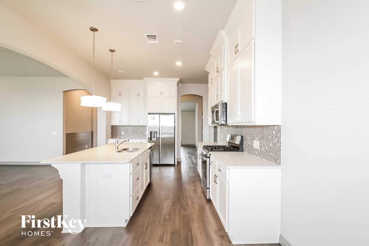 1628 Sw 159th St - Photo 5 of 15